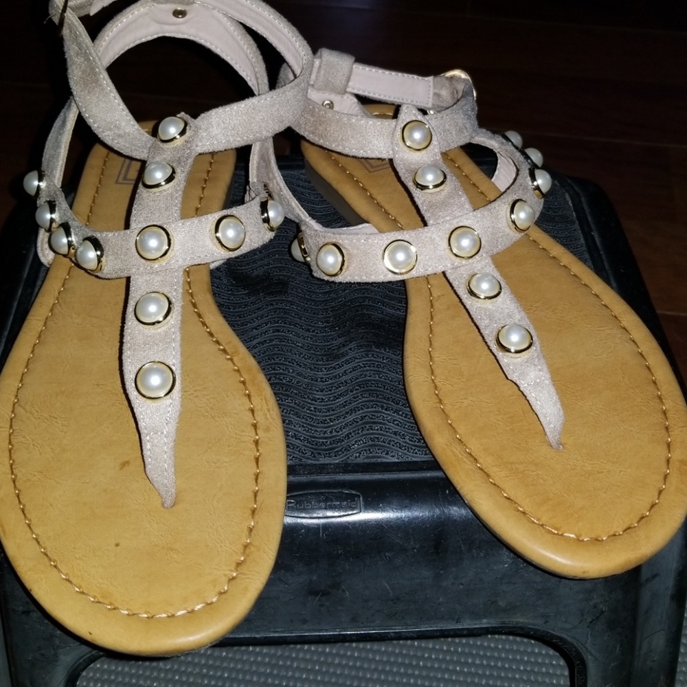 Sandals - Picture 2 of 3